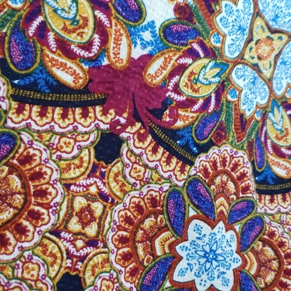 🆕️NWT Eyeshadow cold shoulder top - Picture 5 of 7